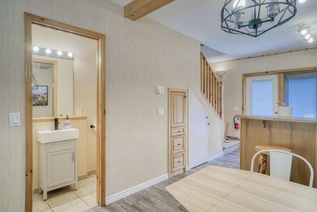 5 Mins To Banff - Cozy Townhome 2Br&2Bath - Banff Pass Included Canmore Esterno foto